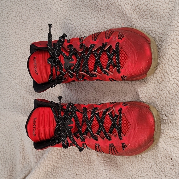 Nike Hyperdunk Red Sneakers Men's Size 10 - Picture 1 of 10